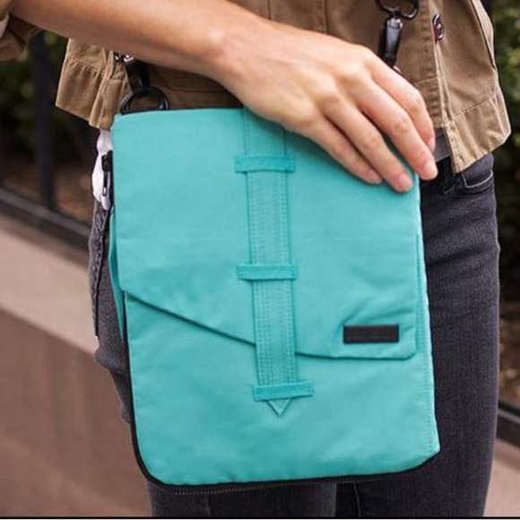 Baby Cargo Fiona Bag (Blue) Stroller / Diaper Bag to Crossover Bag - Brand New! - Picture 2 of 12